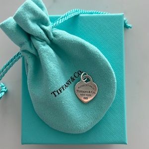 Tiffany and Co: Return to Tiffany Medium Heart Tag Charm